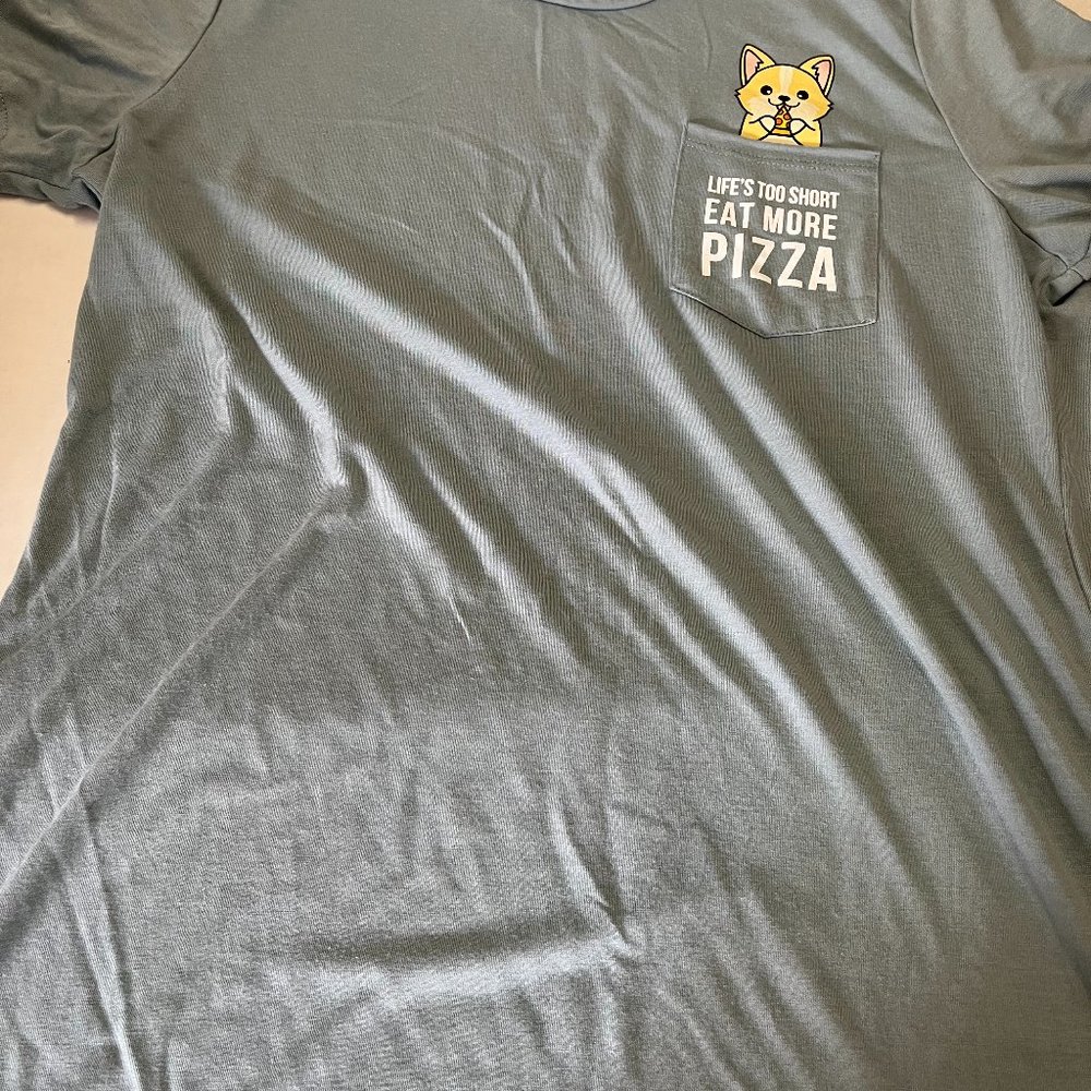 Box Lunch Women's T-Shirt Blue Size X-Large JR